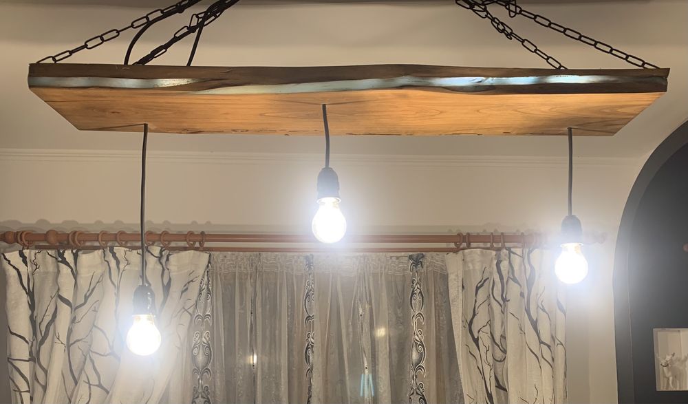 Полилей,осветително тяло от дърво и епоксидна смола