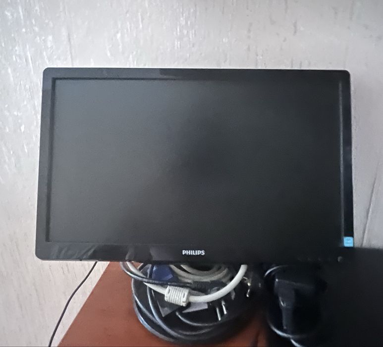 монитор Philips.