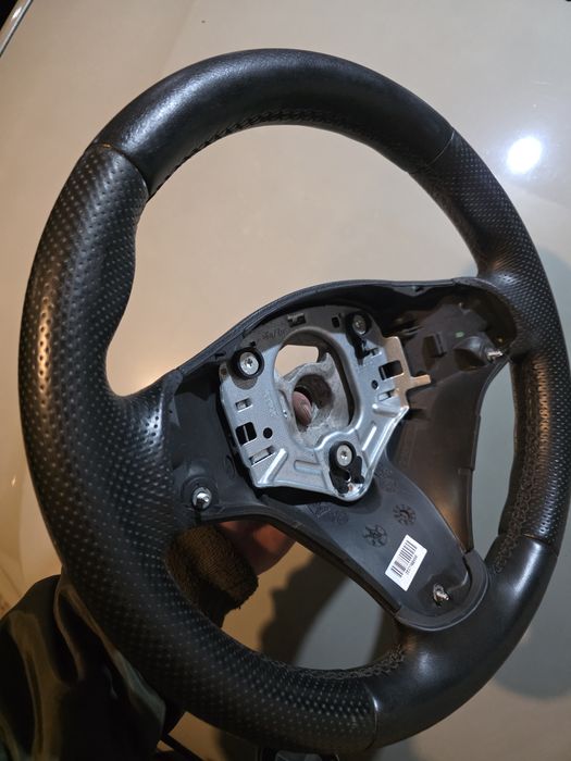 Vand volan bmw e90 pachet m sau schimb cu unul de e46 tot pachet m