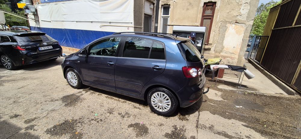 Vând VW GOLF PLUS 1.6 DIESEL/automata  ! Model MATCH / înmatriculată/ interior R line