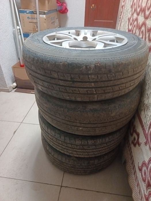 Продам диски с летними шинами
