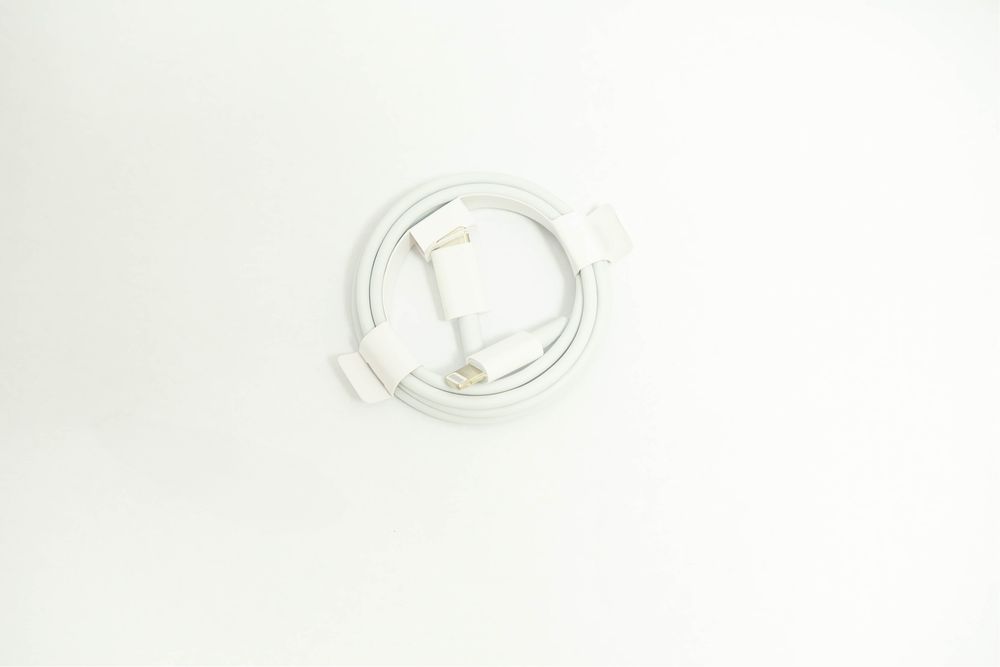 Cablu Lightning pentru iPhone – Încărcare Rapidă și Fiabilă