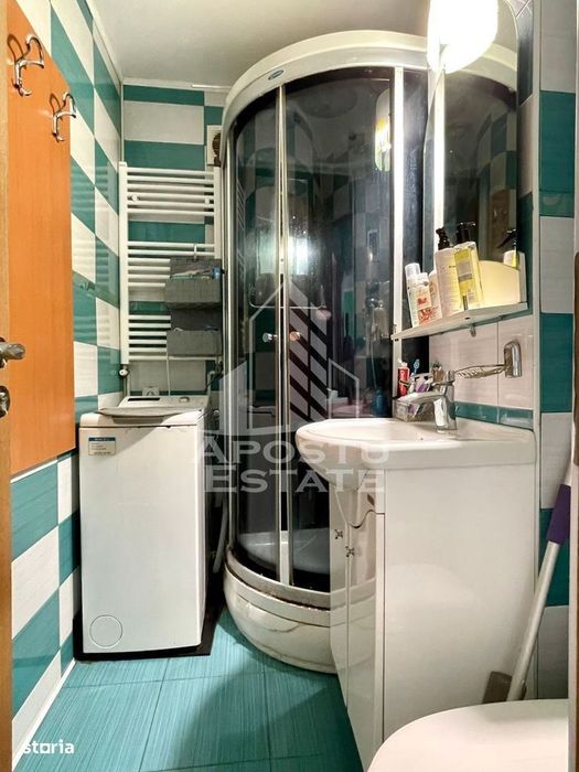 Apartament cu 3 camere,2 bai,semidecomadat,centrala proprie, Girocului