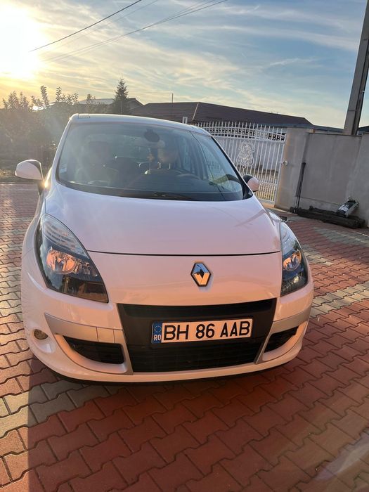 Vând  Renault  grad scenic