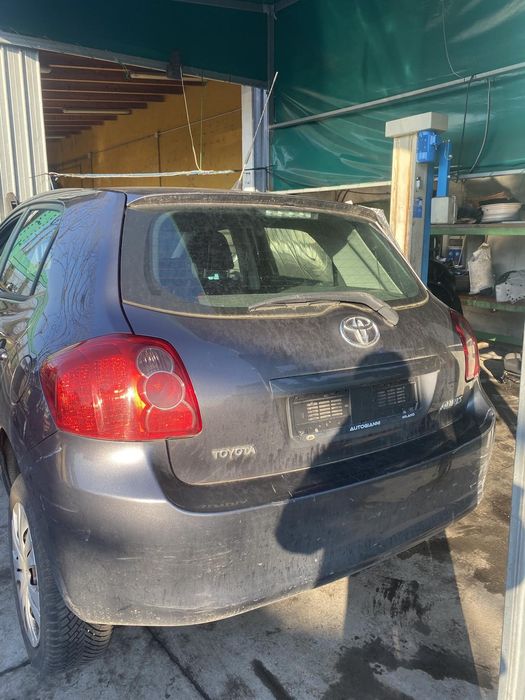 Тойота Auris 1.3i. На Части!!!