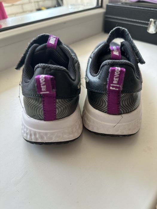 Кроссовки детские