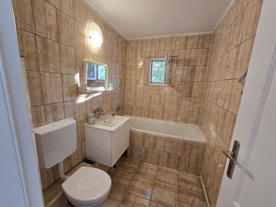 P.F. inchiriez ap 2 camere str Dunarii 65 decomandat