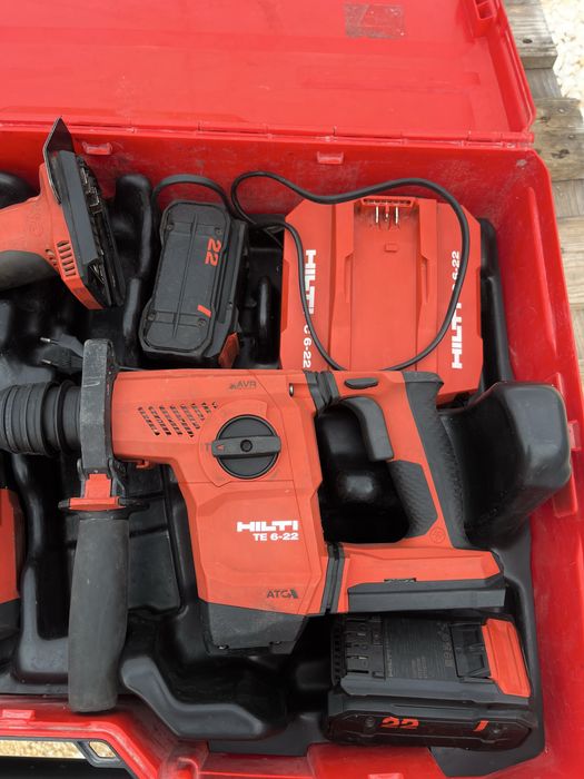 Комплект 3 машини HILTI с три батерии в куфар