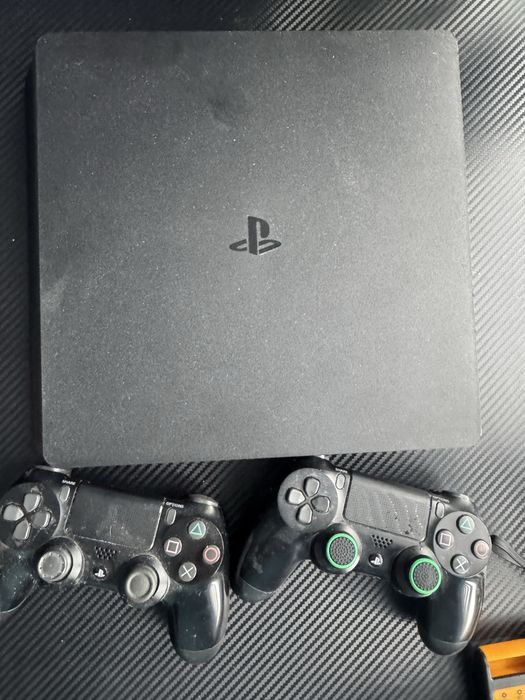 Playstation 4 slim