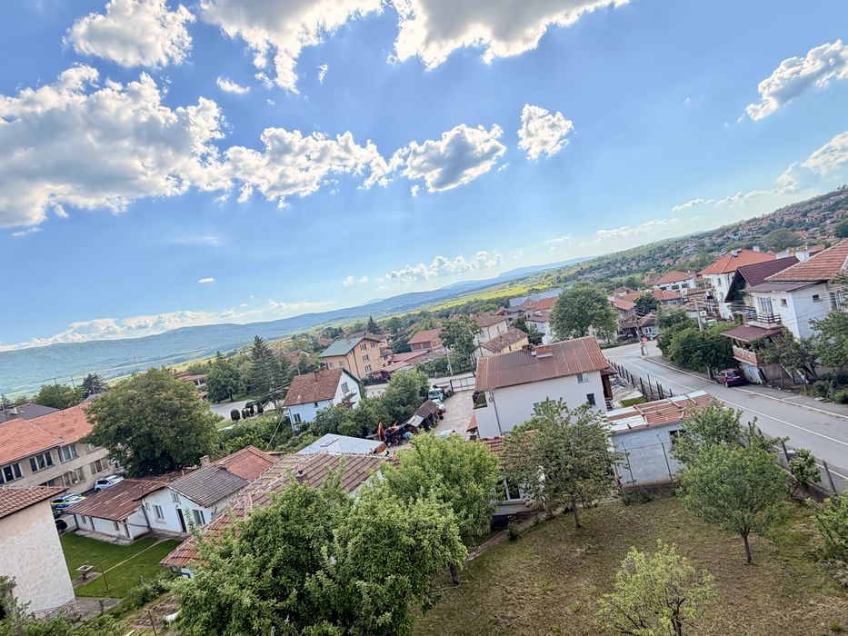 Двуетажна къща гр. Годеч