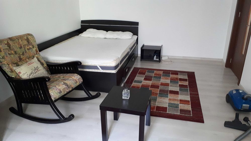PROPRIETAR vand apartament cu o camera