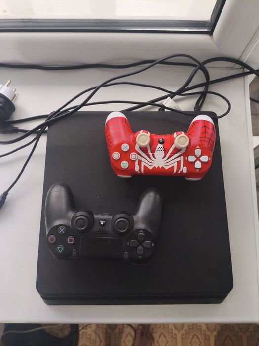 Продам Playstation 4
