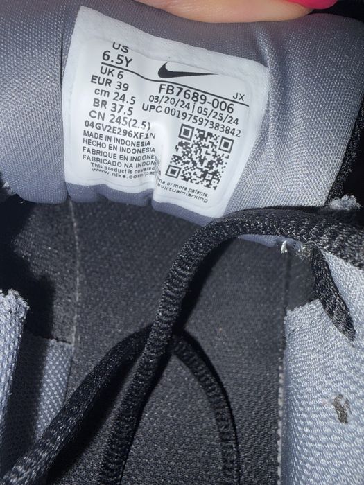 Маратонки Nike 39 номер