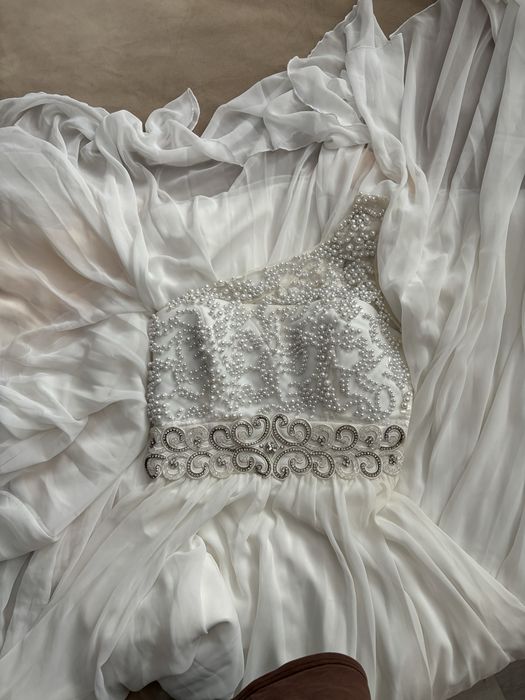 Платье вечернее узату белое