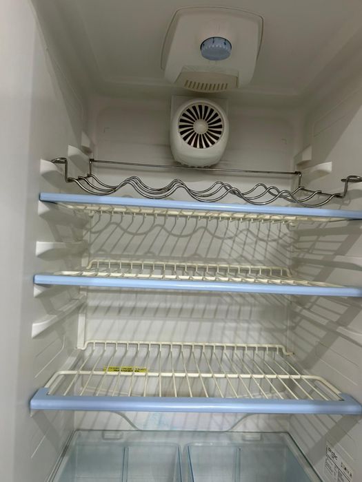 Vând combina frigorifica  Arctic