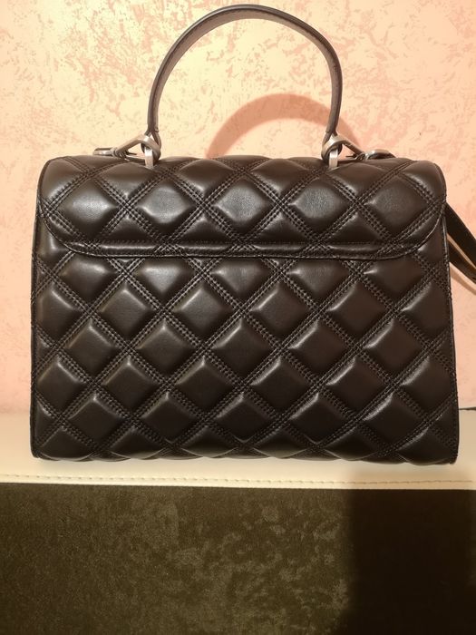 Дамска чанта Guess