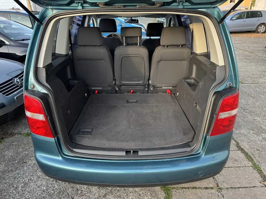 Vand Volkswagen Touran 1.6 FSI (115 CP) 2004