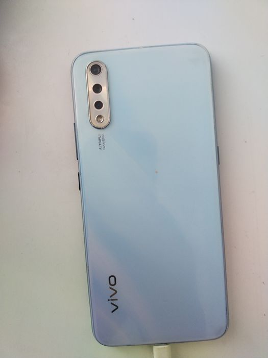 Продам орро Y 17