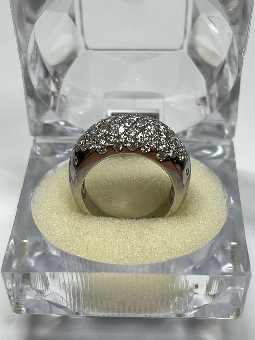 Золотое кольцо с бриллинтами