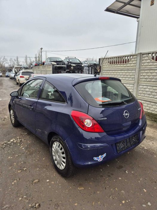 Dezmembram Opel Corsa D Coupe bara/aripa