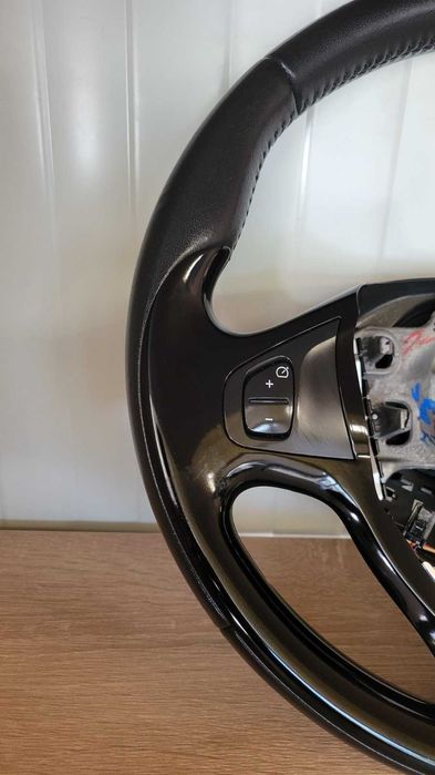 Продавам волан за Renault Clio 2013 - 2018