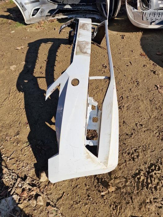 Skoda Superb 2018 предна броня