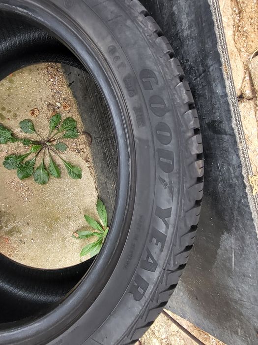 2бр 215/45/16 гудияр много запазени малко карани