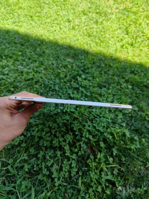Apple iPad pro 128гб (12.9) LL/A America