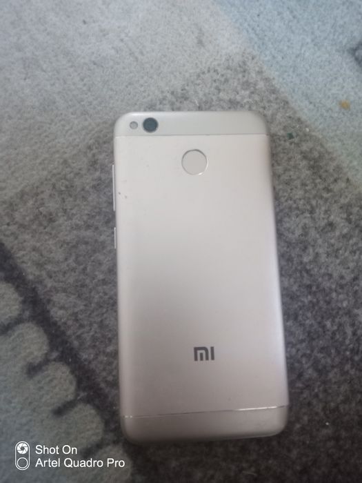 Redmi 4 X ishlab turgan telefon