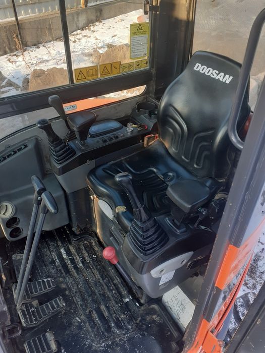 Mini-excavator Doosan DX27 de 2.7 tone an 2014