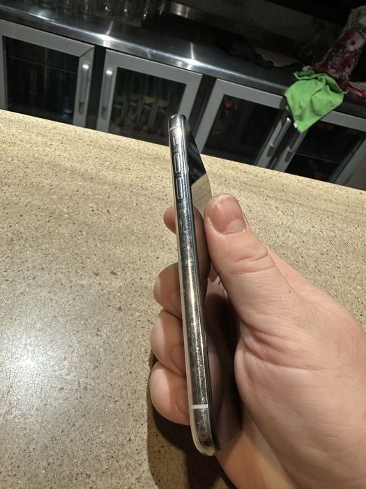 Продам iPhone X 64g/100%