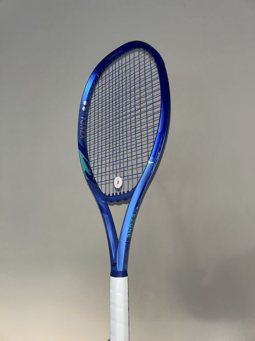 Тенис ракета Yonex Ezone 100 2025/26 + Luxilon Savage нов