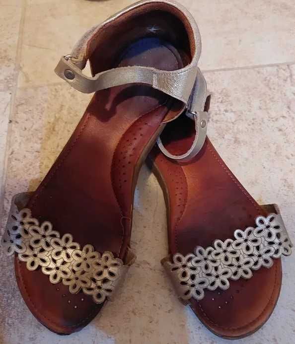 Детски бели за 10лв обувки, размер 32, 35, 36, 37, 38