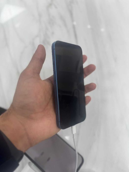 Iphone 13 в синем цвете, 128 гб