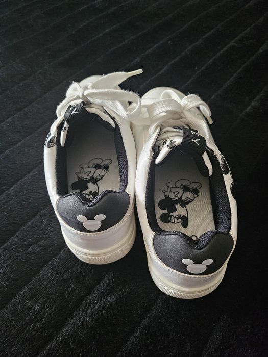 Adidași Mickey Mouse mărimea 37