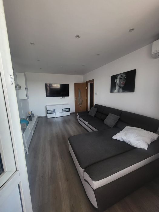 Apartament 3 camere pentru inchiriat.