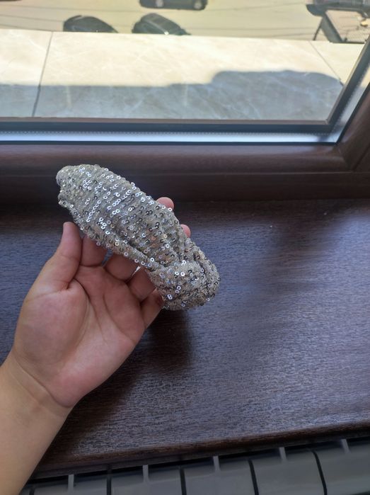 Шикарный ободок с пайетками