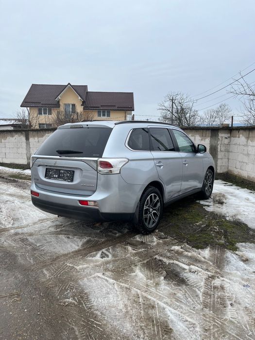 Vand Mitsubishi Outlander 4x4