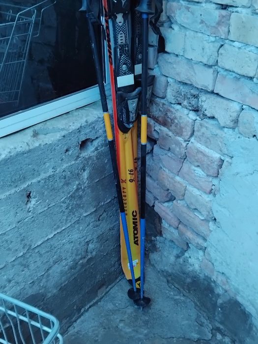 Ски и штеки atomic