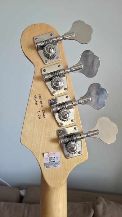 Бас гитара Deviser