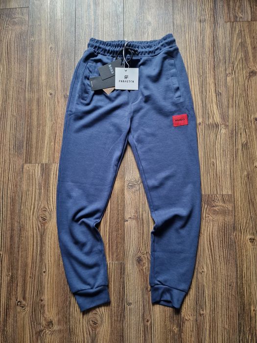 Страхотно мъжко спортно долнище HUGO BOSS , размер S ново с етикет