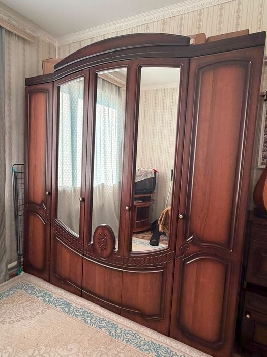 Продам спальный комплект