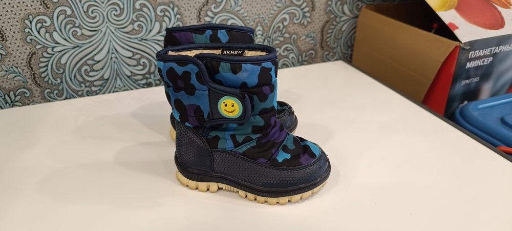 Продам детскую обувь