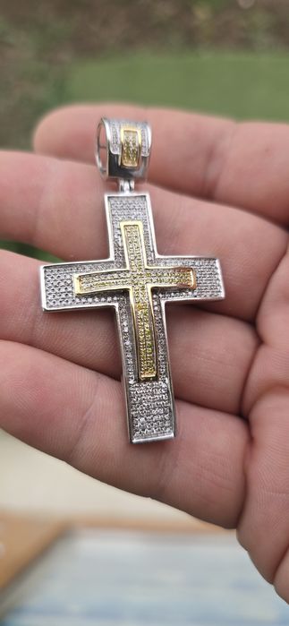 Cruce aur diamante naturale