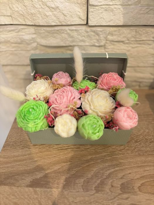 Букет от соев восък в кутия