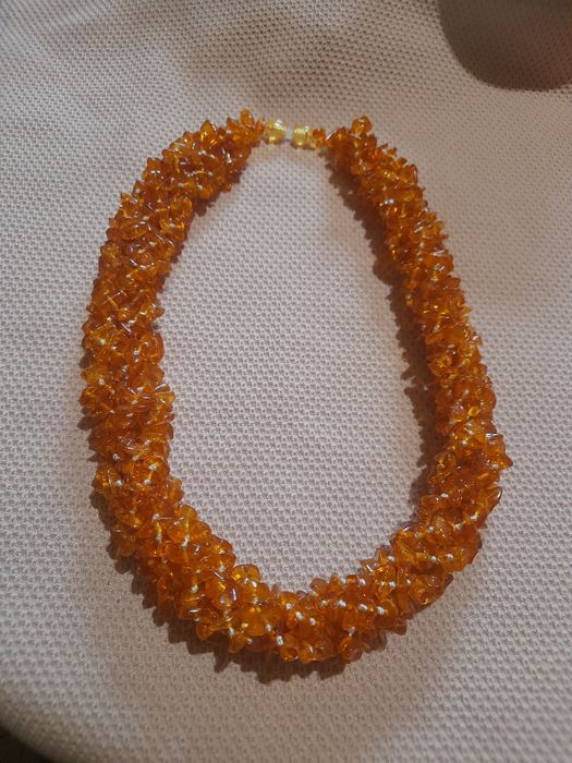 Бижута с кехлибар