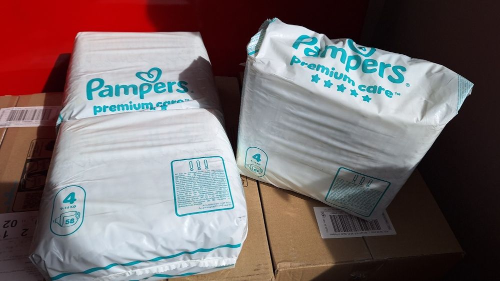 Памперси и гащички
1пакет Pampers premium care размер 3. 50бр. Цена 10 евро
90бр.( цял пакет+ един отворен) Pampers premium care размер 4. Цена 20 евр