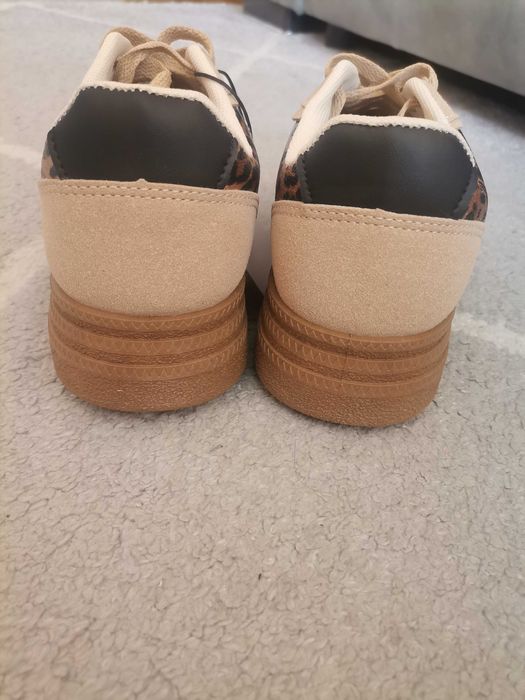 Спортни обувки MOHITO Чисто нови с етикет