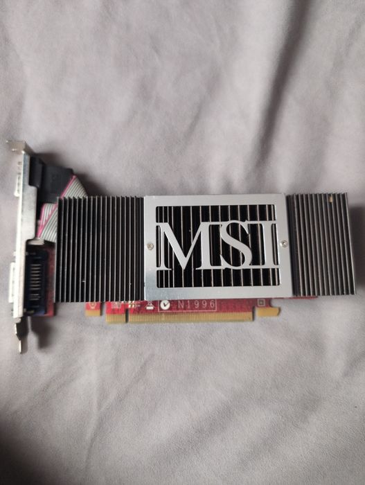 Pachet Plăci Video – Gigabyte Radeon HD 6850 1GB & MSI GeForce 8400 GS 512MB