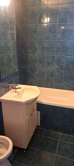 Inchiriez apartament 3 camere